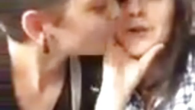 Belleza lesbiana montura y dedos videos xxx en audio latino en pareja