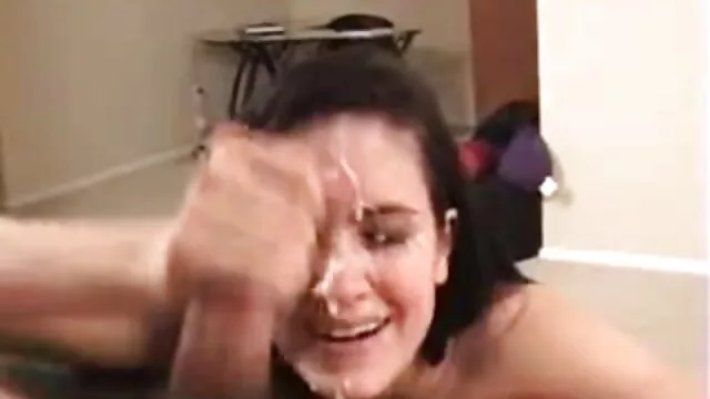 Erica empuja videos de latinasxxx consolador en el coño
