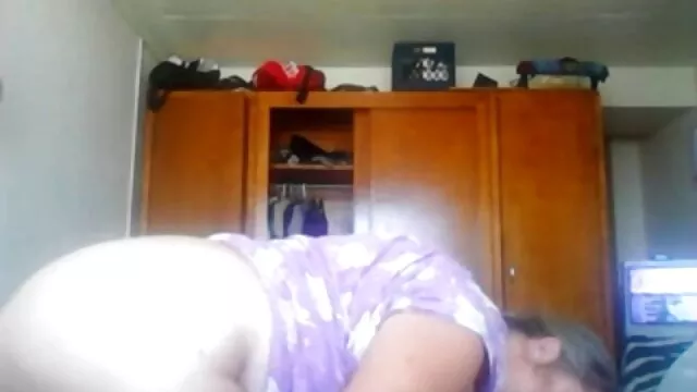 Hermosa porno mateur latino ébano masturbándose