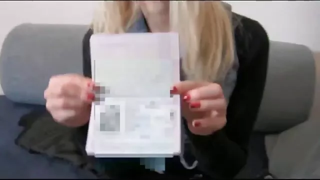 Morena latina real xxx le gusta el sexo con dos chicos.mp4