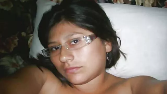 Adolescente latina Penélope Stone xxx videos audio latino es golpeada