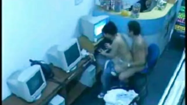 Orgía trios amateur latinos sexy con mi mejor amigo