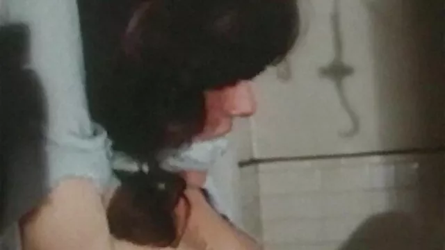 MILF videos gay latinos pollones cachonda Garganta profunda y náuseas mientras está atada
