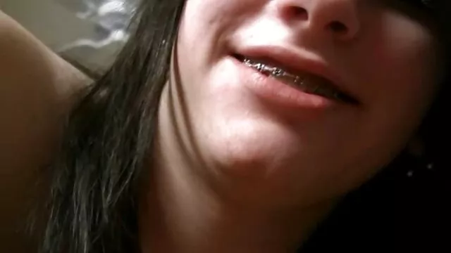 Milf videos de porno latinos de ébano muestra sus tetas