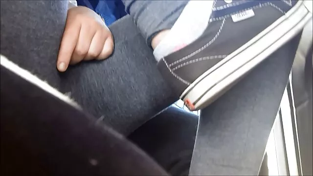 Chica amateur inocente prueba su primer gangbang bukkake - EXBU xxx español latin